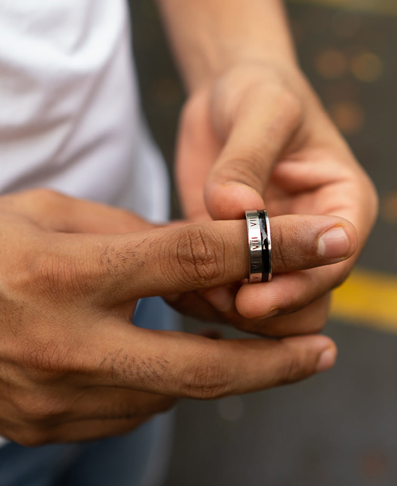 Sliver Roman Designâ Ring