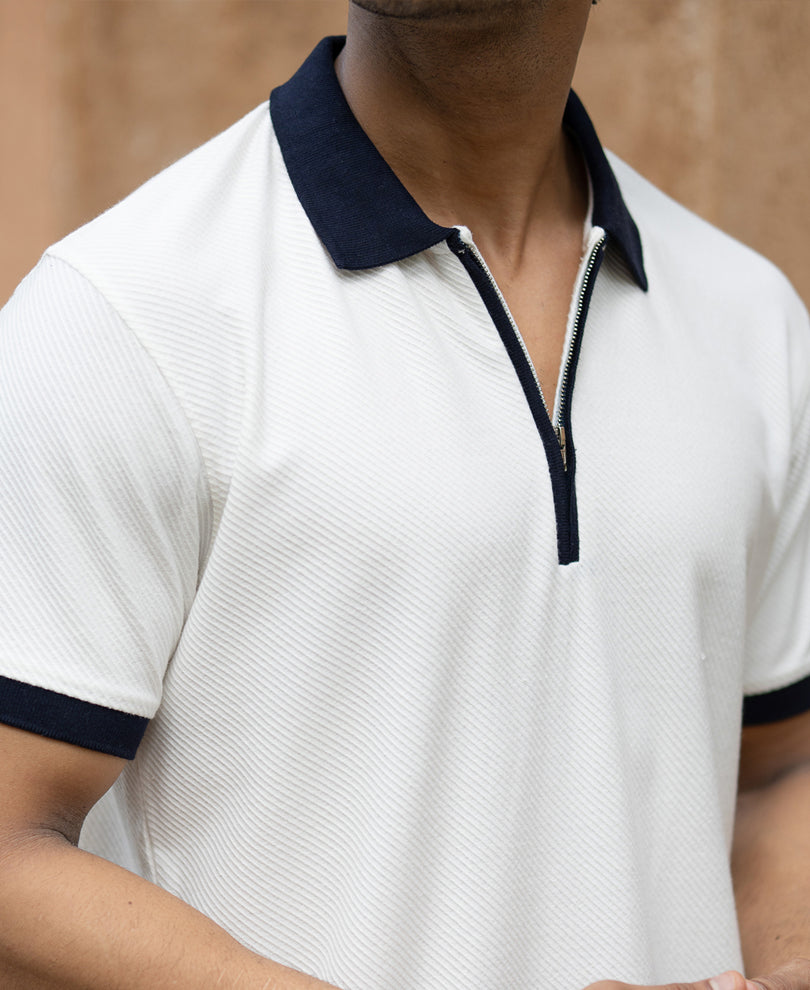 Offwhite Contrast Collar Zipper T-Shirt