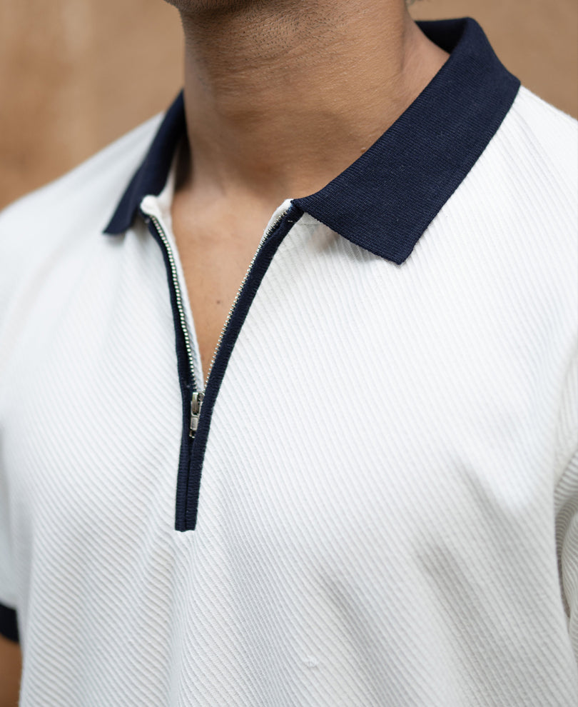 Offwhite Contrast Collar Zipper T-Shirt