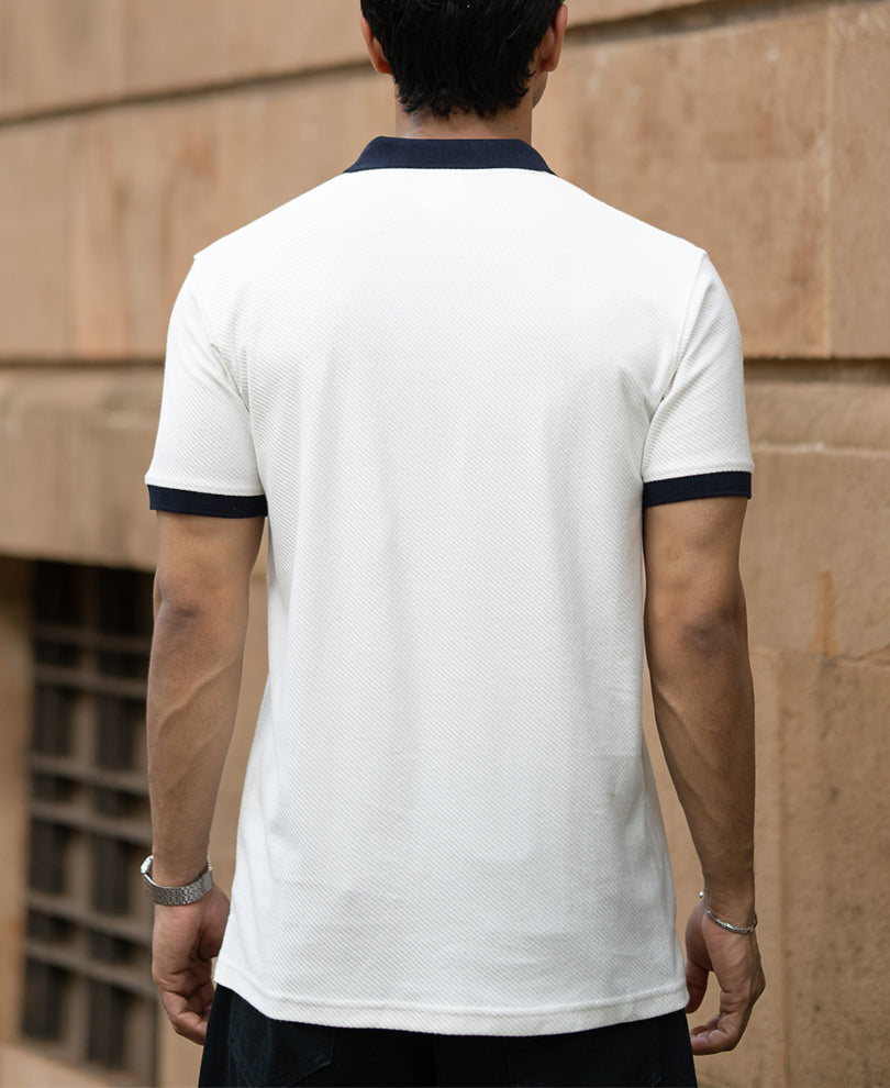 Offwhite Contrast Collar Zipper T-Shirt