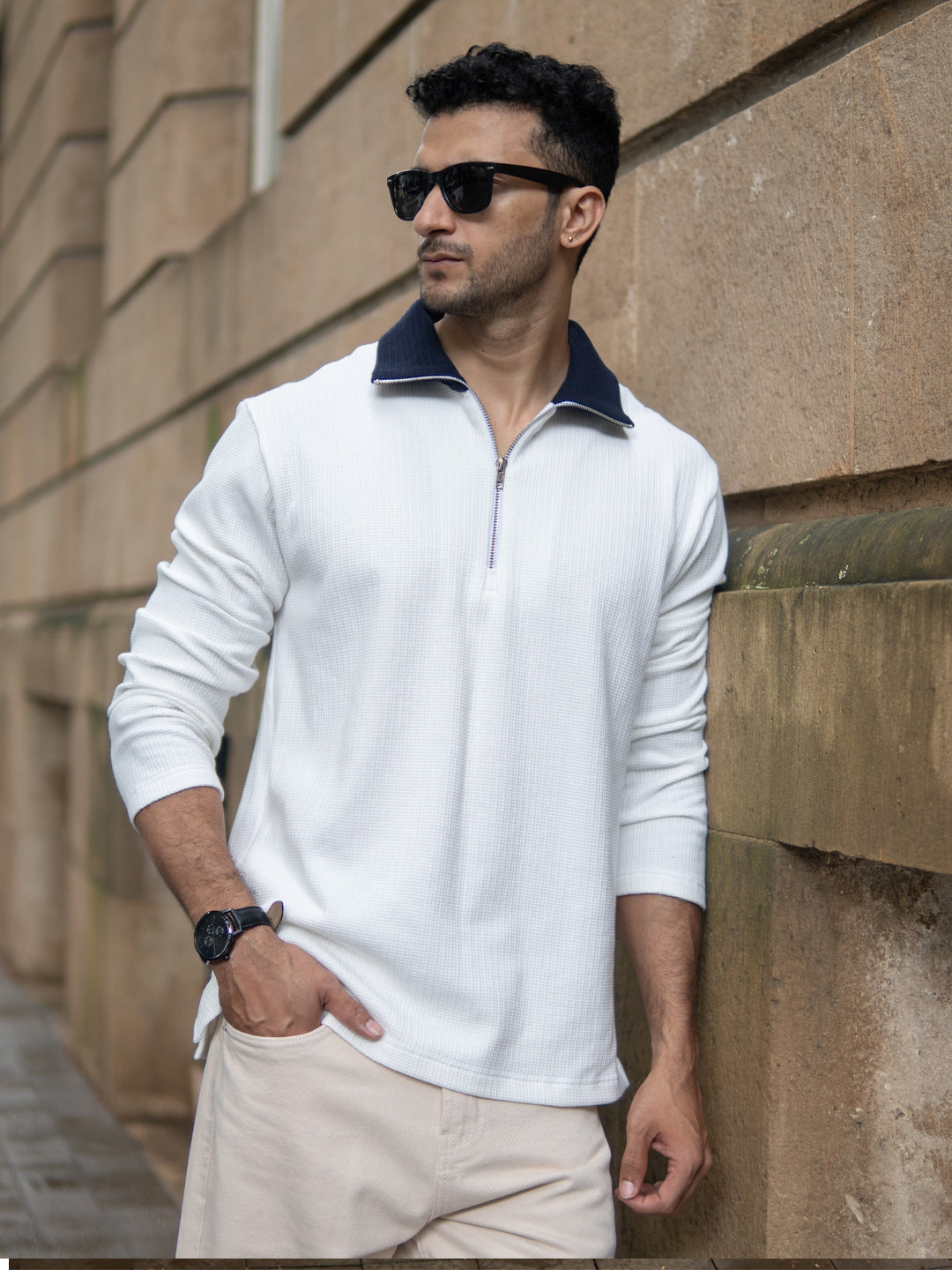 Off White Contrast Collar Zipper T-Shirt