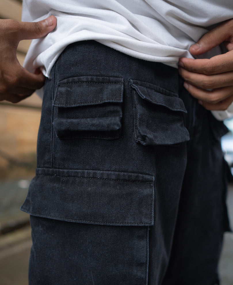 Black Baggy Fit Denim Jeans with Cargo Pockets