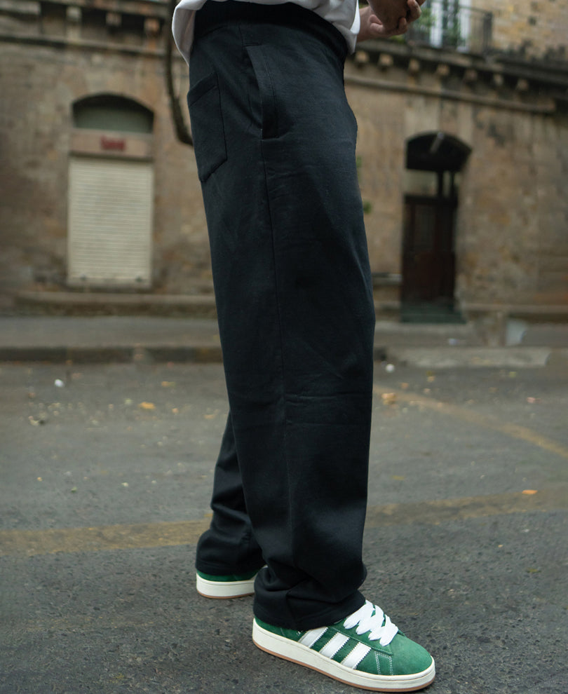 Basic Black Baggy Fit Trackpant