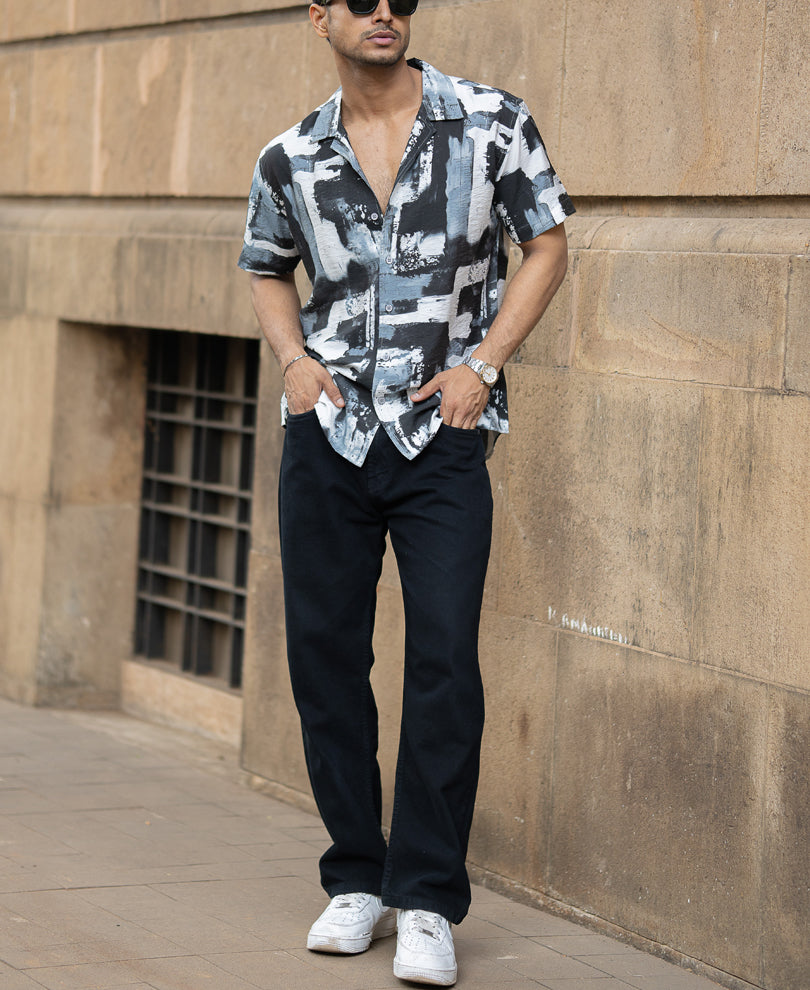 Grey Lightweight Printed Regular Fit Half Sleeves Shirt.