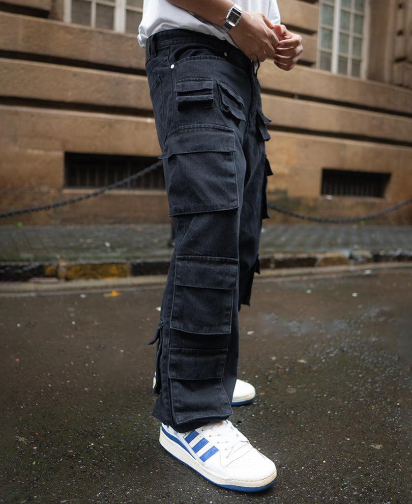 Black Baggy Fit Denim Jeans with Cargo Pockets