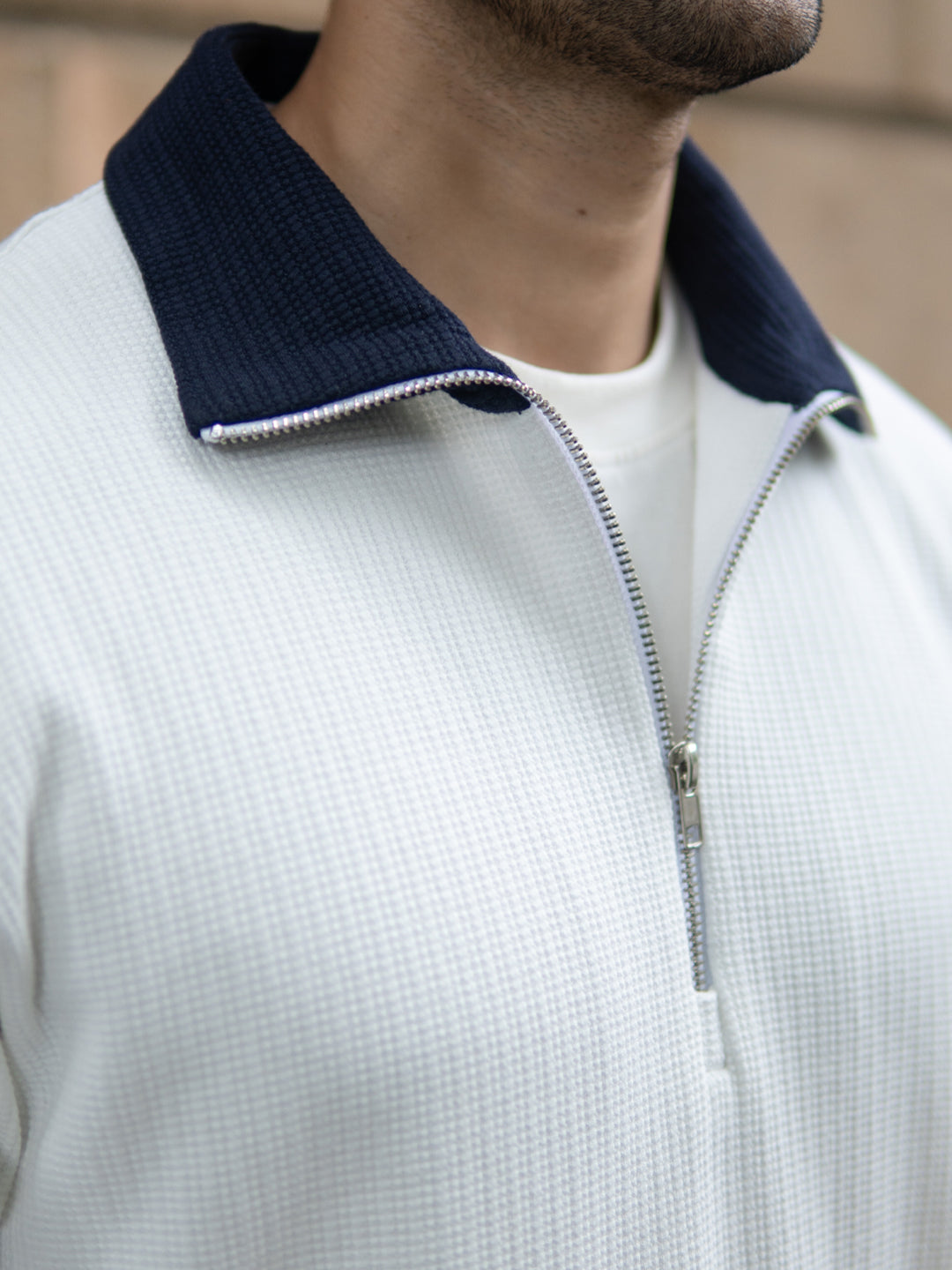 Off White Contrast Collar Zipper T-Shirt