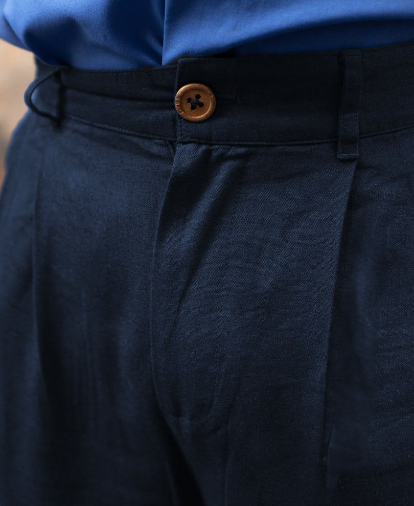 Navy Linen Pant.