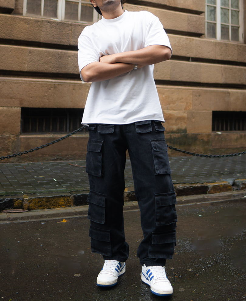 Black Baggy Fit Denim Jeans with Cargo Pockets