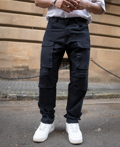 Black Regular Fit Cargo Pant With Multiple Pockets