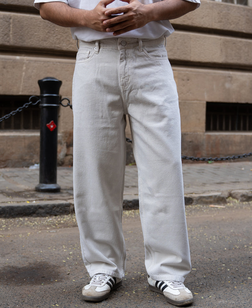 Cream Baggy Jeans.