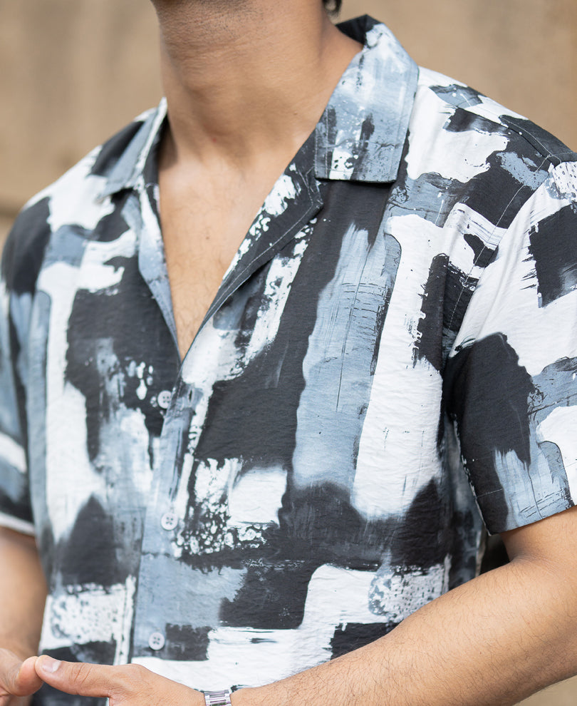 Grey Lightweight Printed Regular Fit Half Sleeves Shirt.