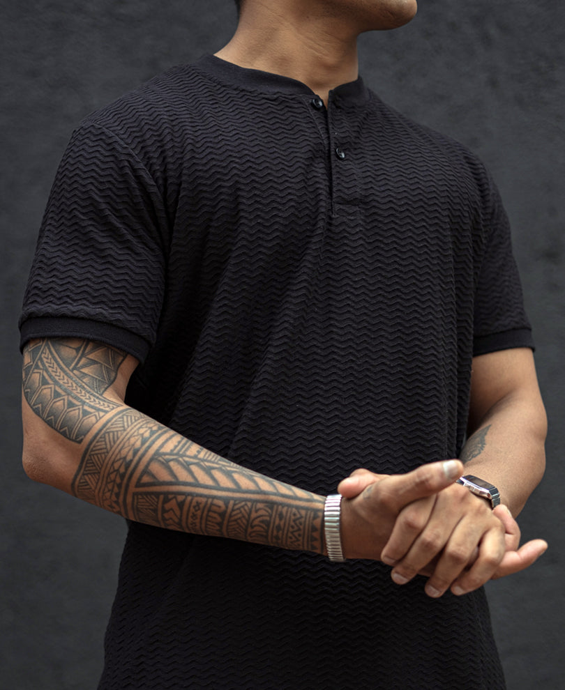 Black Structured Regular Fit Half Sleeves T Shirt